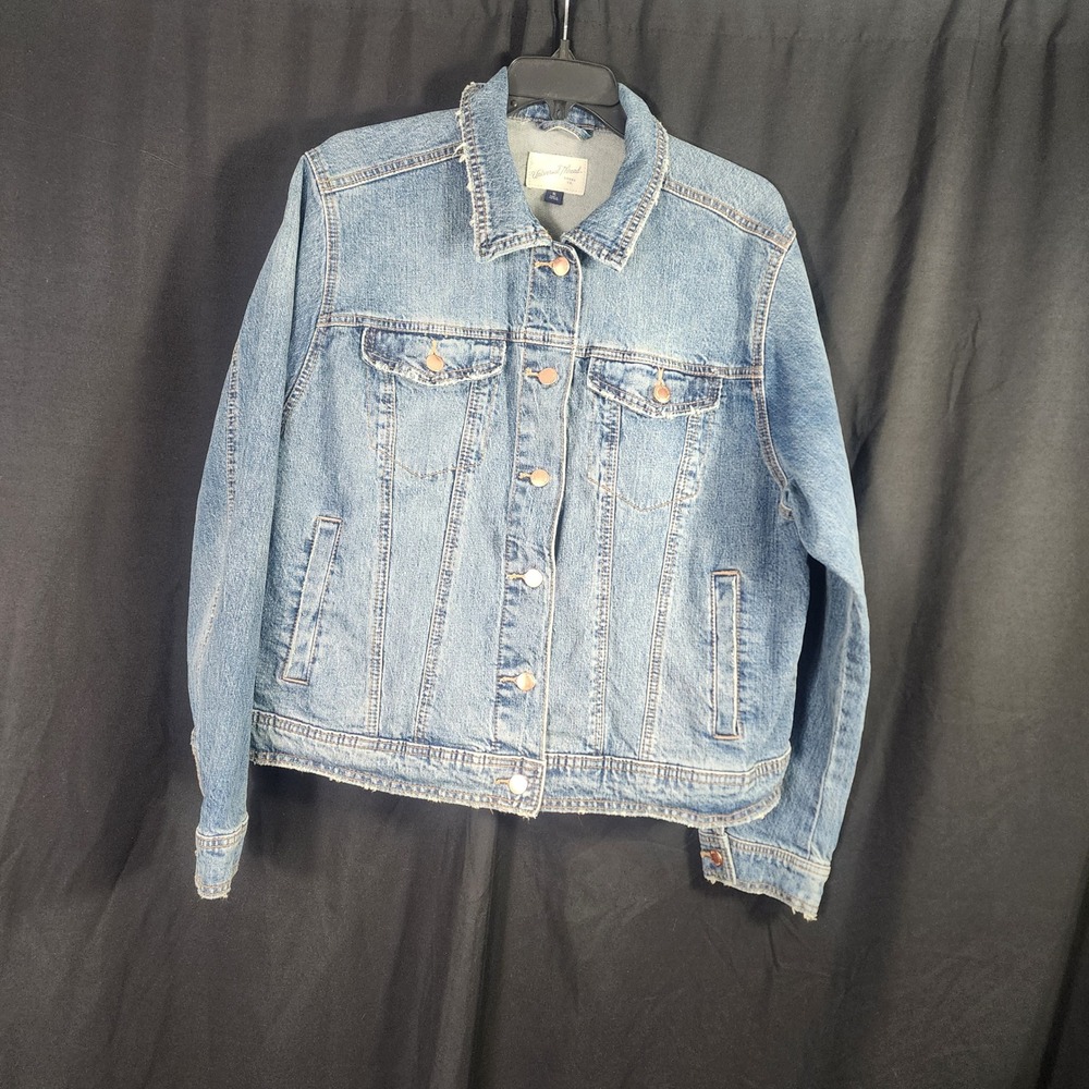 Universal Thread Womens Denim Jacket Med Wash‎ Classic Fit Trucker XL Distressed